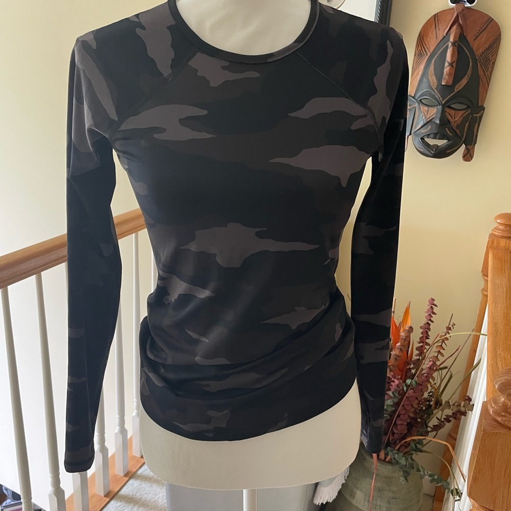 Athleta Black and Gray Camouflage Long Sleeve Top